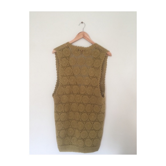 70s canyon style chartreuse crocheted vest - Picture 2 of 4